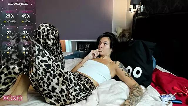 Mariella_Adamss from StripChat is Freechat