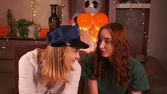 Discover our girls online shows and discover the company of countless livestreamers, with stunning shapes, sex toys and more.