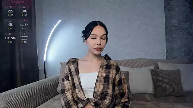 Discover our girls online shows and discover the company of countless livestreamers, with stunning shapes, sex toys and more.