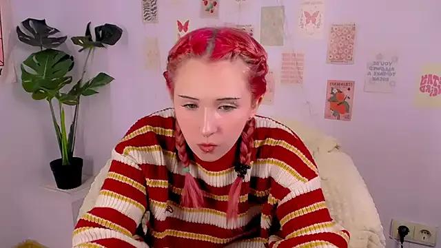 Discover our girls online shows and discover the company of countless livestreamers, with stunning shapes, sex toys and more.