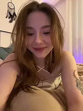 Discover our girls online shows and discover the company of countless livestreamers, with stunning shapes, sex toys and more.