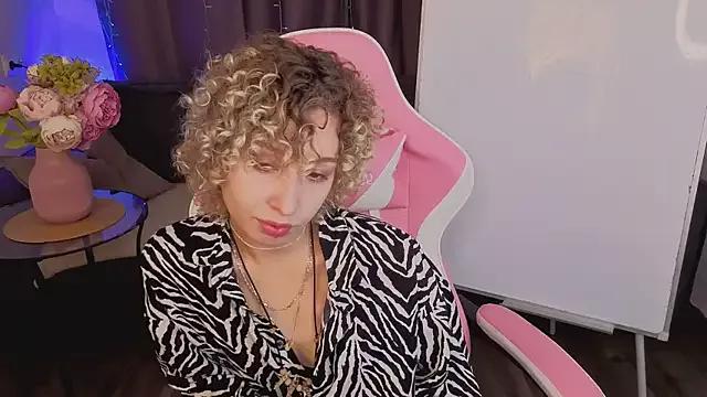 Mary_Wahlberg from StripChat is Freechat