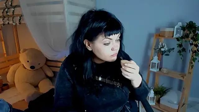Discover our girls online shows and discover the company of countless livestreamers, with stunning shapes, sex toys and more.