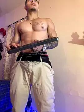 Discover our girls online shows and discover the company of countless livestreamers, with stunning shapes, sex toys and more.