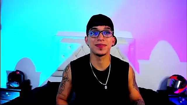 Mattew_Dluca_ from StripChat
