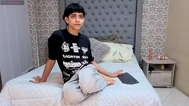 Matty_Sparkk from StripChat