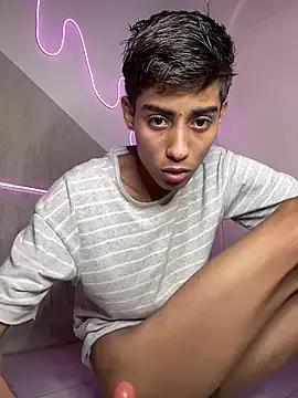 Mauuu18 from StripChat