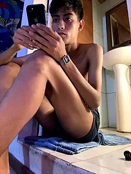 Mauuu18 webcams show profile image 
