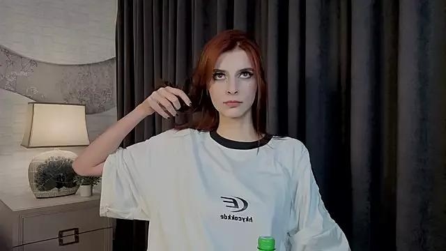 MaxineFarleigh webcams show profile image 