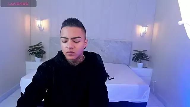 MaxSteel98 webcams show profile image 