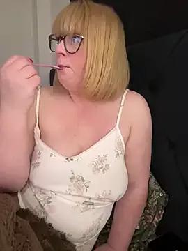 Maya_R from StripChat