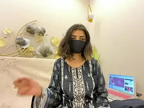 MaYaa__11 from StripChat