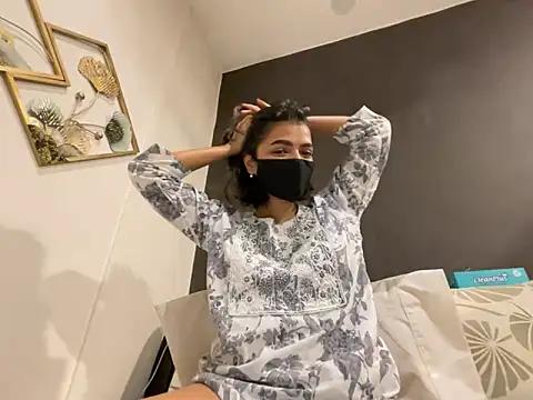 MaYaa__11 from StripChat