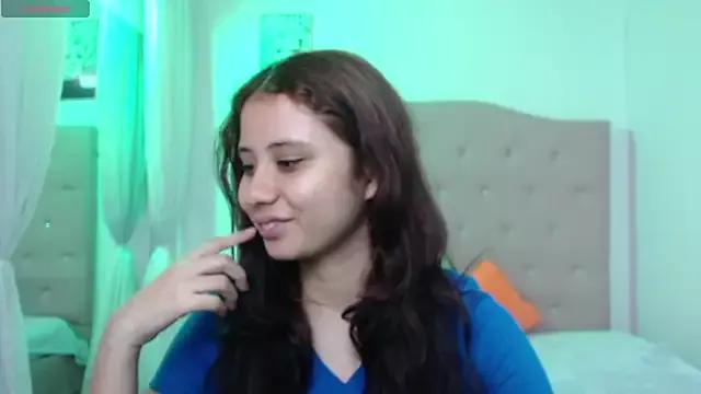 Discover our girls online shows and discover the company of countless livestreamers, with stunning shapes, sex toys and more.
