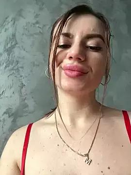 Discover our girls online shows and discover the company of countless livestreamers, with stunning shapes, sex toys and more.
