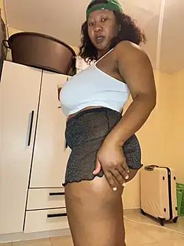 Discover our girls online shows and discover the company of countless livestreamers, with stunning shapes, sex toys and more.