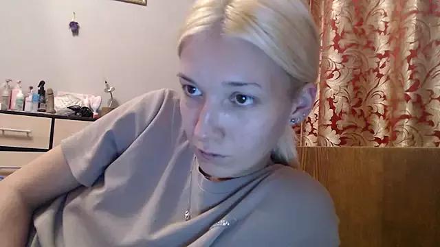 maybe_doll from StripChat is Freechat