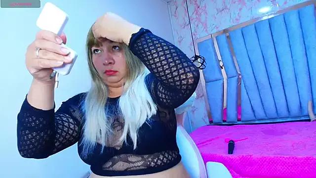 Photos of MaylinRosse_ from StripChat is Freechat