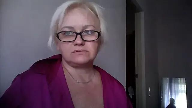 Mayya4321 from StripChat
