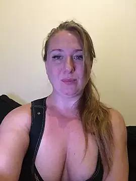 MazySunny from StripChat is Freechat