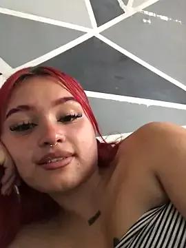 Discover our girls online shows and discover the company of countless livestreamers, with stunning shapes, sex toys and more.