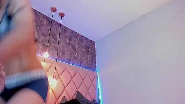 Discover our girls online shows and discover the company of countless livestreamers, with stunning shapes, sex toys and more.