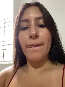 Discover our girls online shows and discover the company of countless livestreamers, with stunning shapes, sex toys and more.