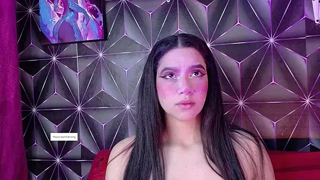 Discover our girls online shows and discover the company of countless livestreamers, with stunning shapes, sex toys and more.