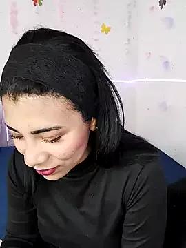 Discover our girls online shows and discover the company of countless livestreamers, with stunning shapes, sex toys and more.