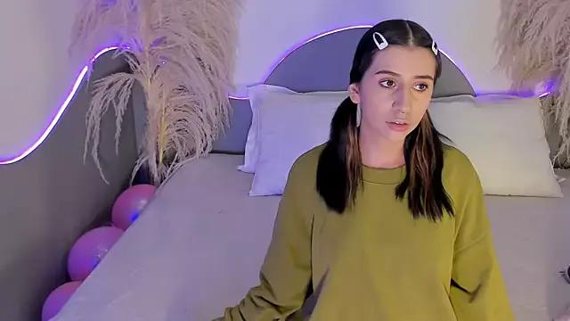 Melaniee_bae_ from StripChat is Freechat