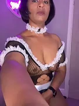 Melarose82 from StripChat is Freechat