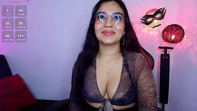 Discover our girls online shows and discover the company of countless livestreamers, with stunning shapes, sex toys and more.