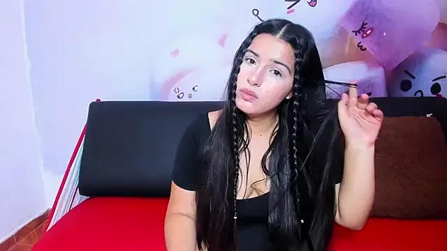 Discover our girls online shows and discover the company of countless livestreamers, with stunning shapes, sex toys and more.