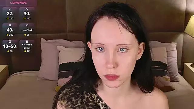 Discover our girls online shows and discover the company of countless livestreamers, with stunning shapes, sex toys and more.