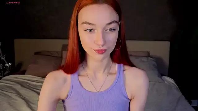 Discover our girls online shows and discover the company of countless livestreamers, with stunning shapes, sex toys and more.