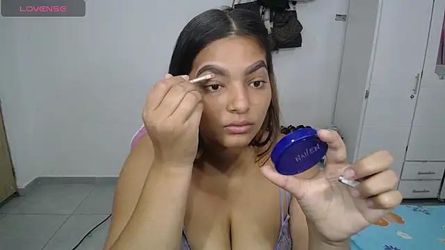 Discover our girls online shows and discover the company of countless livestreamers, with stunning shapes, sex toys and more.