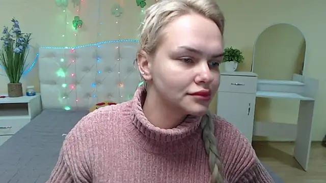 Discover our girls online shows and discover the company of countless livestreamers, with stunning shapes, sex toys and more.