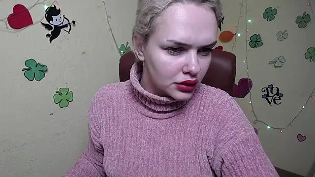Discover our girls online shows and discover the company of countless livestreamers, with stunning shapes, sex toys and more.