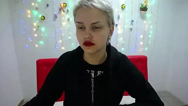 Discover our girls online shows and discover the company of countless livestreamers, with stunning shapes, sex toys and more.