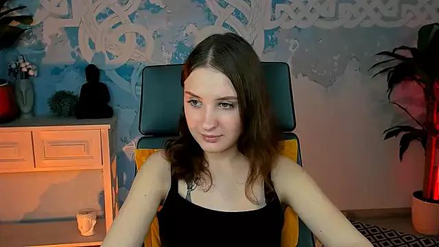 Discover our girls online shows and discover the company of countless livestreamers, with stunning shapes, sex toys and more.
