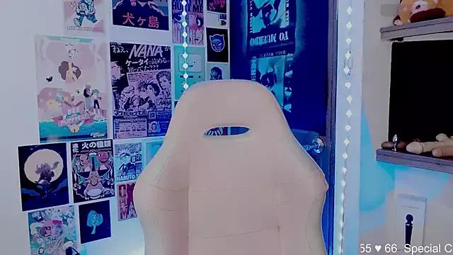 Discover our girls online shows and discover the company of countless livestreamers, with stunning shapes, sex toys and more.