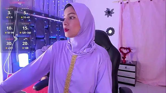 Discover our girls online shows and discover the company of countless livestreamers, with stunning shapes, sex toys and more.