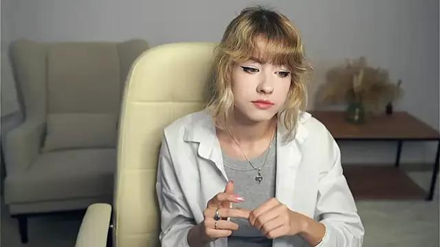 MelissaTansil from StripChat is Freechat