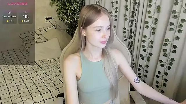 mell_milles from StripChat