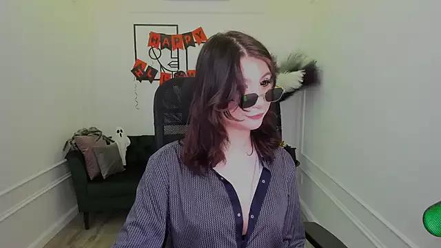 MeLLSawertyq from StripChat