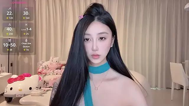 Discover our girls online shows and discover the company of countless livestreamers, with stunning shapes, sex toys and more.