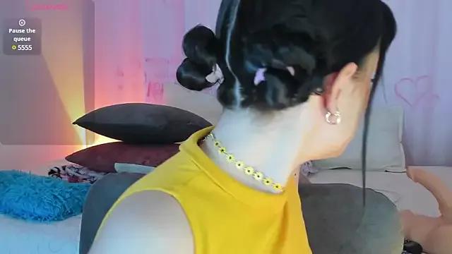 melody_suarez from StripChat is Freechat