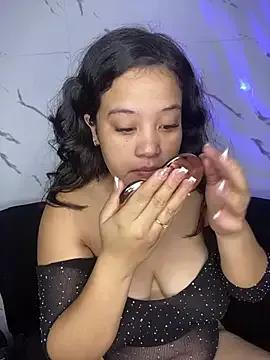 Discover our girls online shows and discover the company of countless livestreamers, with stunning shapes, sex toys and more.