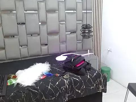 Memi_xxx from StripChat