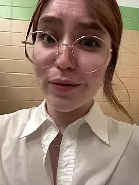 meow_girl from StripChat is Freechat